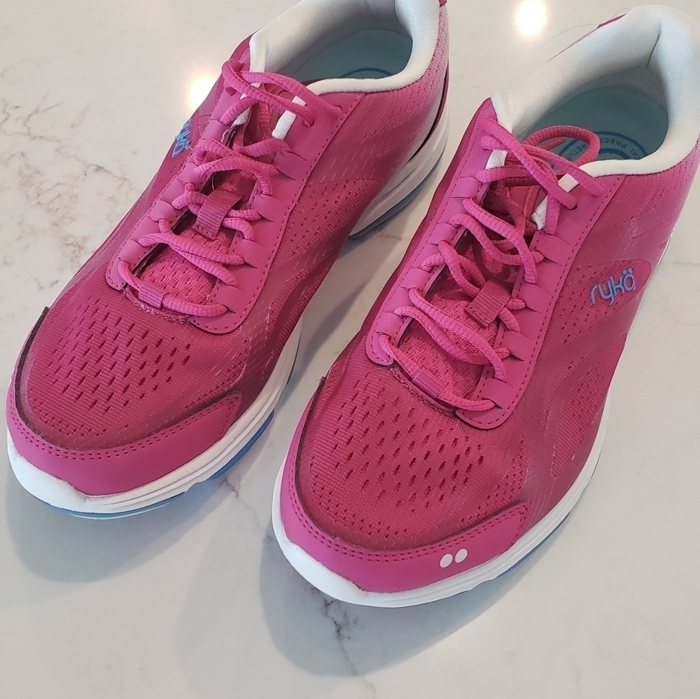 WOMEN'S Ryka size 9.5